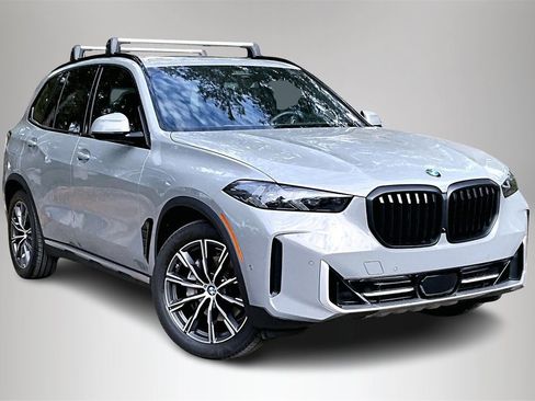 Used 2025 BMW X5 xDrive40i w/ M Sport Package image 2