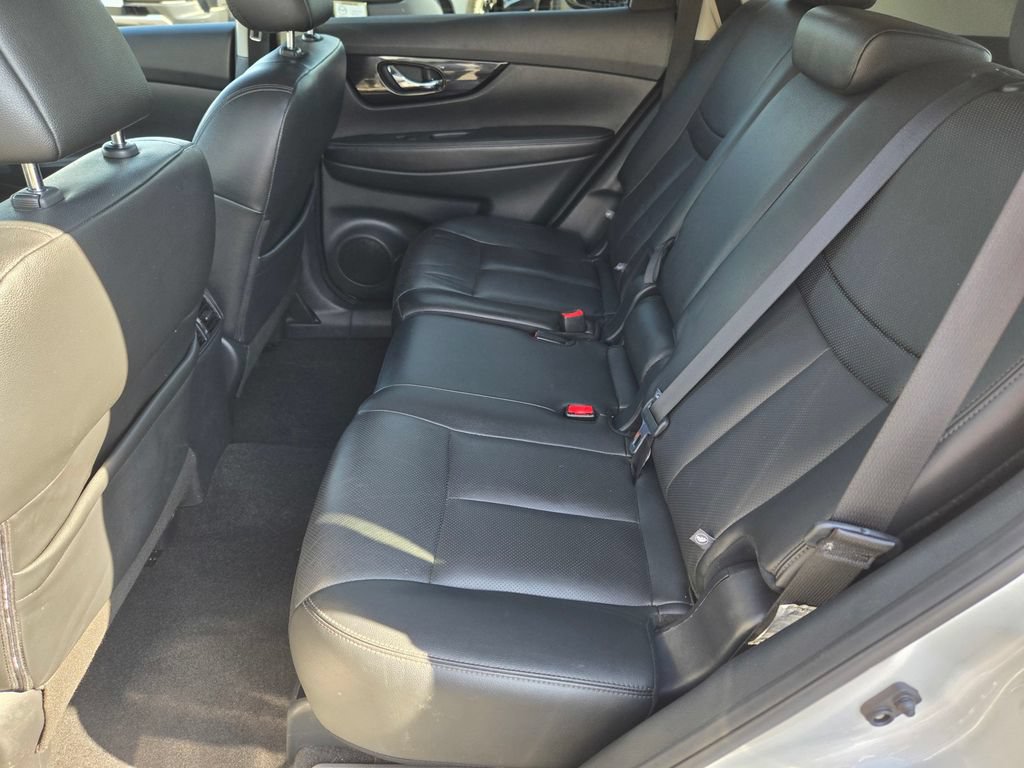 Used 2020 Nissan Rogue SL FWD image 14