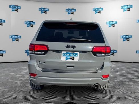 Certified 2022 Jeep Grand Cherokee Laredo X image 5