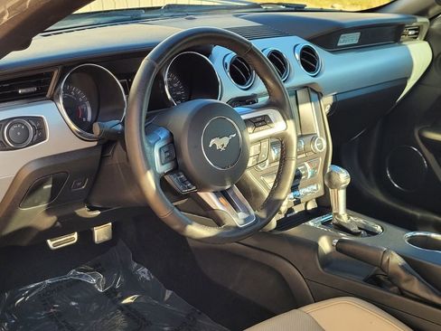 Used 2016 Ford Mustang Premium image 16