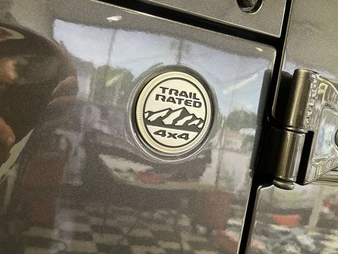 Used 2020 Jeep Gladiator Overland AWD/4WD image 7