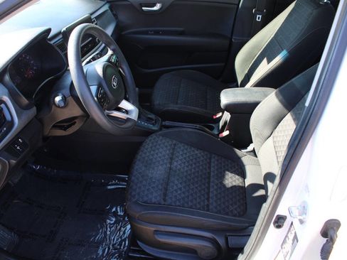 Used 2018 Kia Rio S image 12