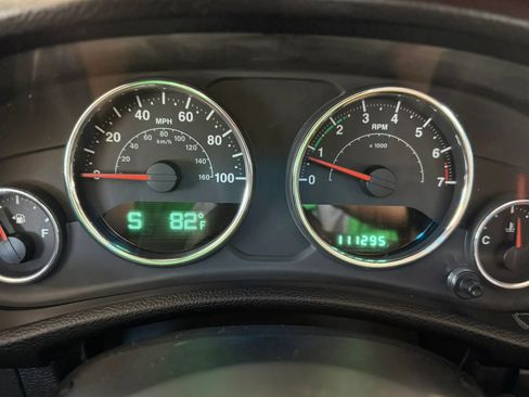 Used 2014 Jeep Wrangler Unlimited Sport w/ Quick Order Package 23S AWD/4WD image 9