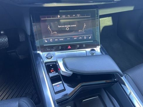Used 2021 Audi e-tron Premium Plus w/ Premium Plus Package image 14