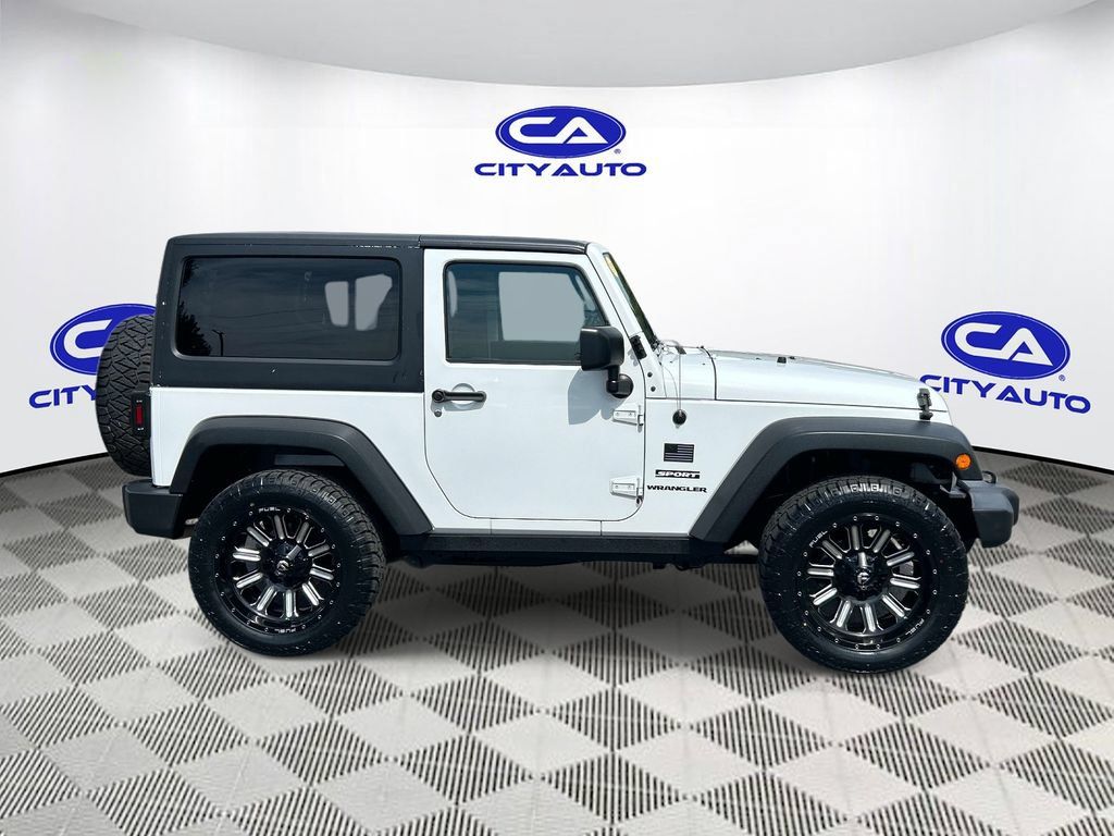 Used 2016 Jeep Wrangler Sport w/ Quick Order Package 24S AWD/4WD image 2
