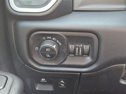 New 2026 RAM 1500 4x4 Crew Cab image 21