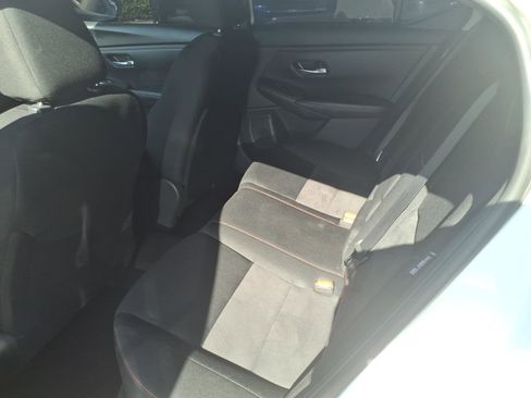 Certified 2025 Nissan Sentra SR image 8