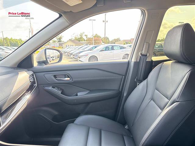 Certified 2025 Nissan Rogue SL AWD/4WD image 14