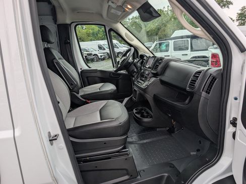 Used 2024 RAM ProMaster 2500 w/ Convenience Group FWD image 10