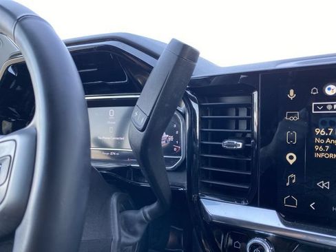 Certified 2025 GMC Sierra 1500 SLT AWD/4WD image 19