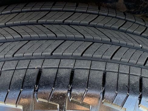 Used 2025 Toyota RAV4 XLE FWD image 35