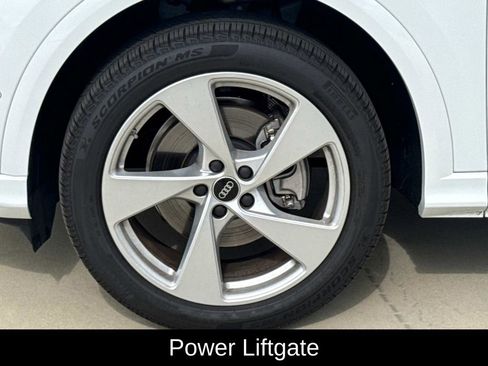 Used 2025 Audi Q5 Premium Plus AWD/4WD image 4