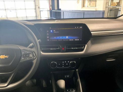 Used 2025 Chevrolet TrailBlazer LT image 18