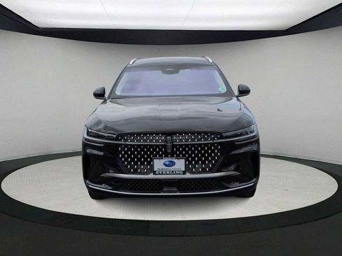 Used 2024 Lincoln Nautilus Reserve image 3