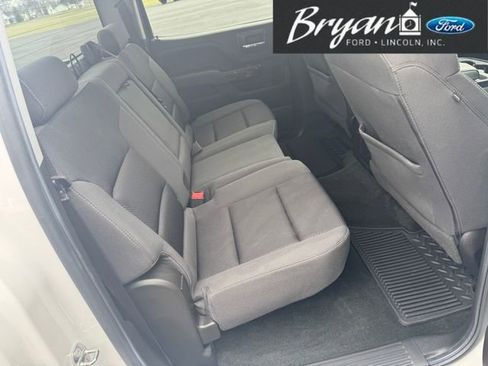 Used 2017 GMC Sierra 1500 SLE w/ Suspension Package, Off-Road image 12