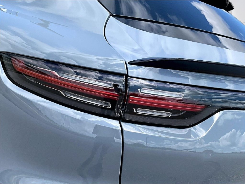 Certified 2023 Porsche Cayenne Turbo GT AWD/4WD image 21