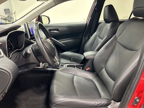 Used 2024 Toyota Corolla Cross XLE image 10