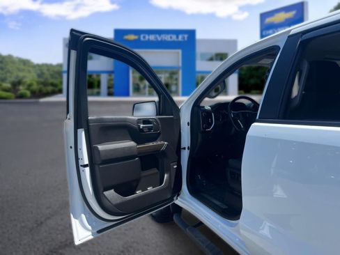 Certified 2021 Chevrolet Silverado 1500 LT Trail Boss w/ Convenience Package II AWD/4WD image 15