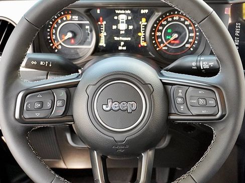 New 2025 Jeep Gladiator Willys image 27