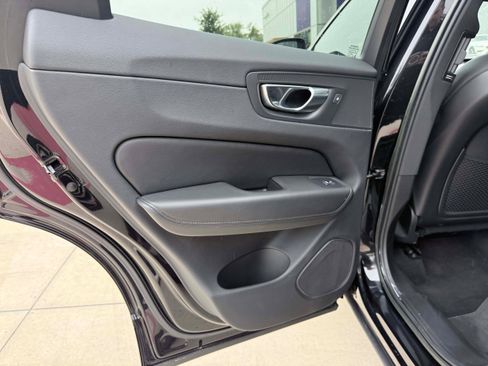 Certified 2023 Volvo XC60 B5 Plus AWD/4WD image 14