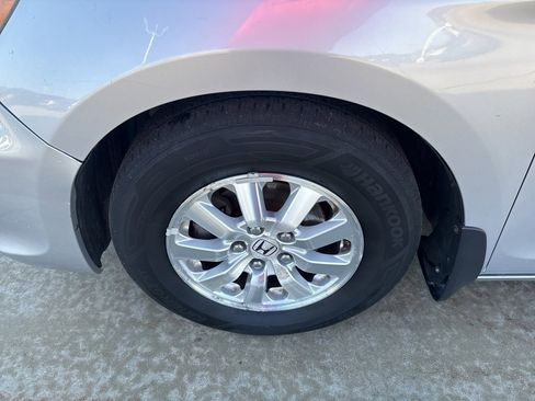 Used 2010 Honda Odyssey EX-L image 9