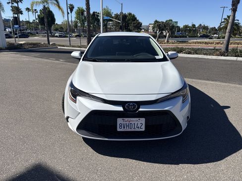 Used 2022 Toyota Corolla LE w/ Premium Interior Package image 8