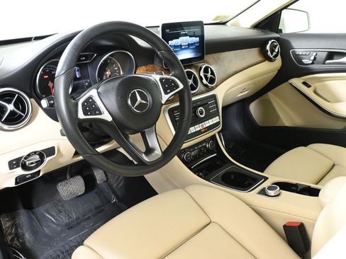 Used 2018 Mercedes-Benz GLA 250 4MATIC image 15