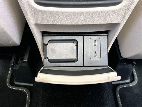 Used 2023 Mercedes-Benz GLB 250 4MATIC image 24