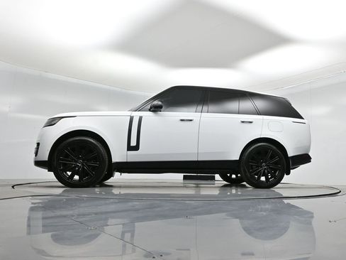 Used 2025 Land Rover Range Rover SE image 47