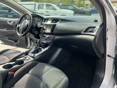 Used 2019 Nissan Sentra SR image 21