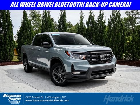 Used 2025 Honda Ridgeline Sport image 1