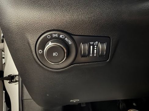 Used 2023 Jeep Compass Limited AWD/4WD image 35
