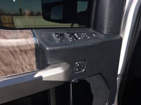 Used 2019 Ford F250 Lariat w/ Lariat Ultimate Package image 34