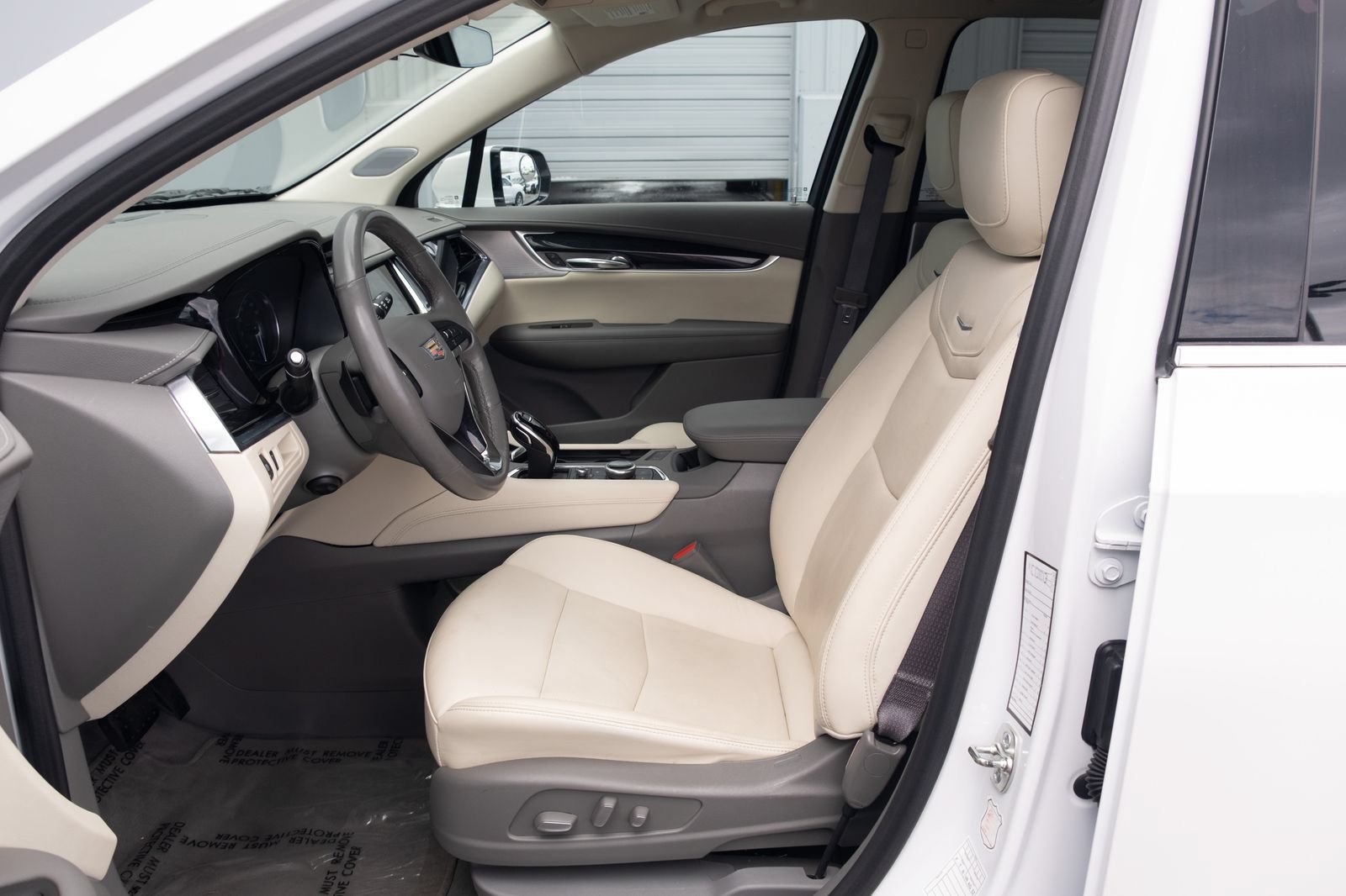 Used 2024 Cadillac XT6 Premium Luxury AWD/4WD image 9
