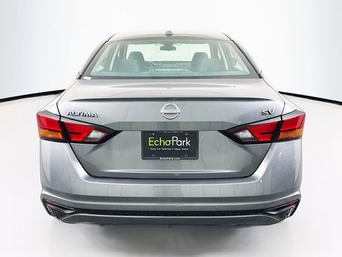 Used 2024 Nissan Altima 2.5 SV image 7