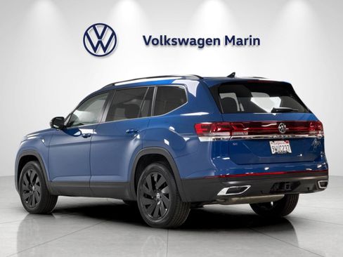 Used 2026 Volkswagen Atlas SE w/ Panoramic Sunroof Package AWD/4WD image 3