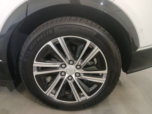 Certified 2024 Cadillac Lyriq Luxury AWD/4WD image 17