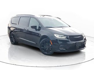 Used 2026 Chrysler Pacifica Limited w/ S Appearance Package FWD 360° Tour