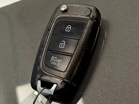 Used 2021 Hyundai Venue SE image 18