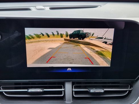 Certified 2025 Chevrolet Trax LT FWD image 18