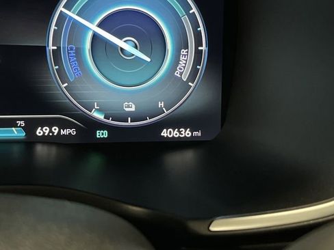 Used 2023 Hyundai Santa Fe Limited image 6