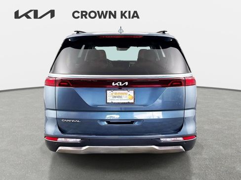 Used 2023 Kia Carnival SX FWD image 6