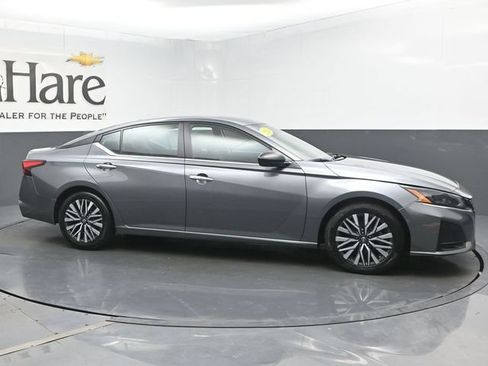 Used 2024 Nissan Altima 2.5 SV FWD image 63