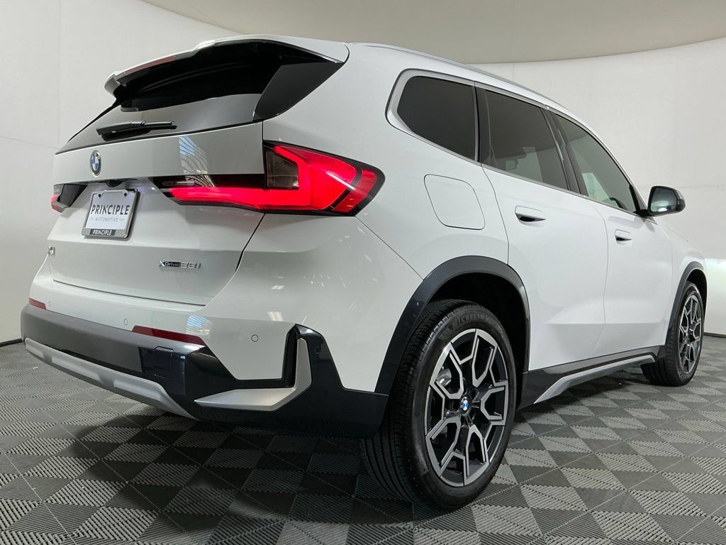 Certified 2023 BMW X1 xDrive28i w/ Convenience Package AWD/4WD image 5