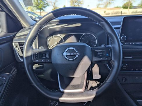 Certified 2025 Nissan Rogue SV FWD image 30