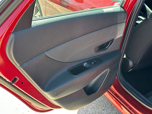 Used 2025 Hyundai Elantra Sport image 21