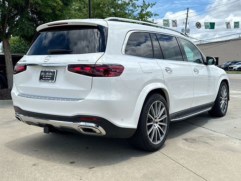 Used 2024 Mercedes-Benz GLS 580 4MATIC image 8