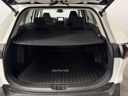 Used 2025 Toyota RAV4 XLE w/ Convenience Package FWD image 25