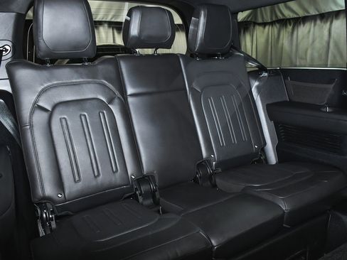 Used 2024 Land Rover Defender 130 X image 48