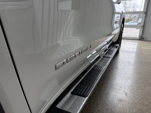 Used 2022 GMC Sierra 1500 Denali image 5